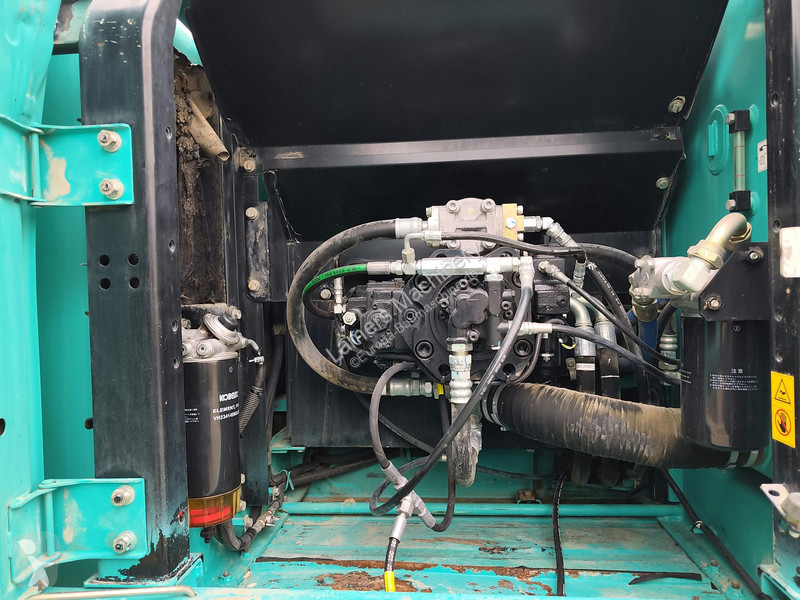 جرافة Kobelco SK350 NLC-9 .