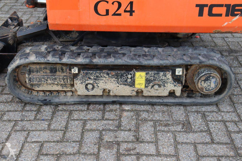 جرافة Schaeff TC16