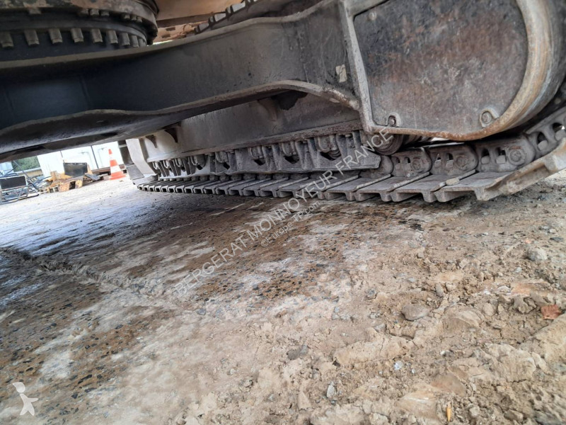 Багер Caterpillar