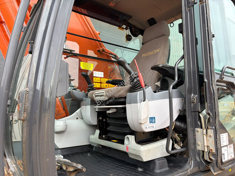 جرافة Hitachi LC-6