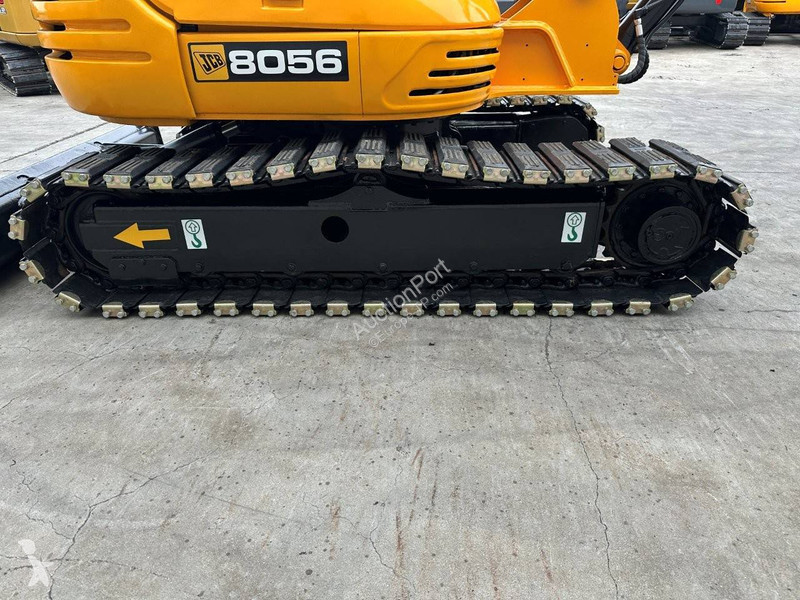 Escavadora JCB 8056
