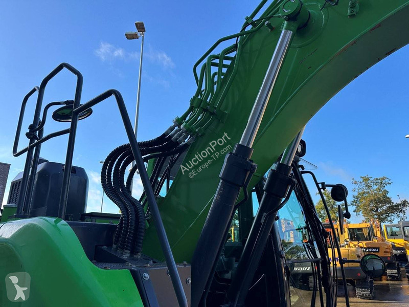 Escavadora Doosan 7