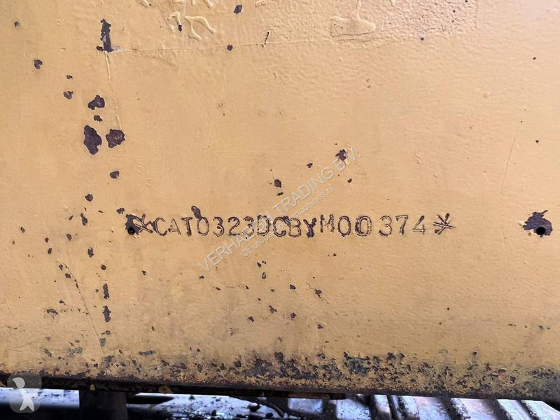 Escavatore Caterpillar L - 323 DL -