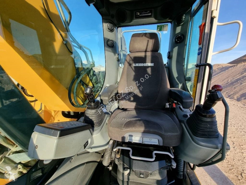 Escavadora Liebherr R 924    Excavator LIEBHERR...
