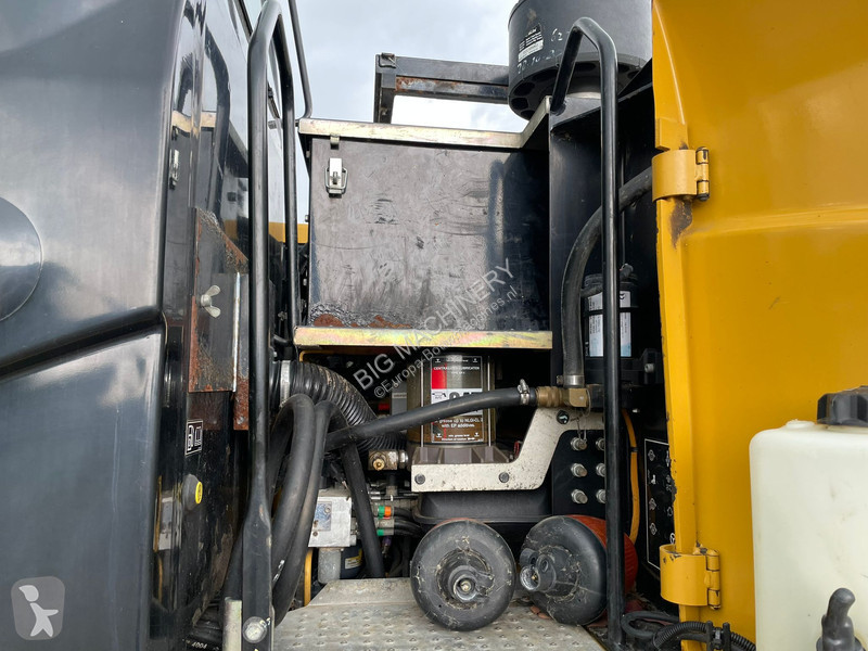 Excavator Caterpillar D - CE