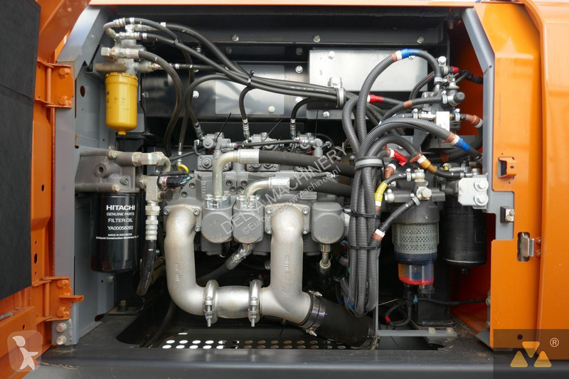 Escavadora Hitachi -7