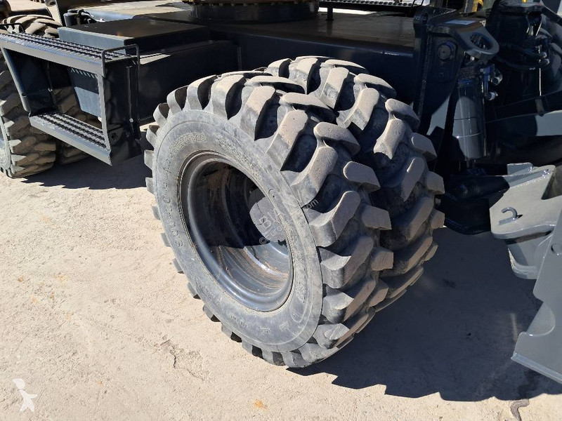 Багер Komatsu PW138MR-11E0