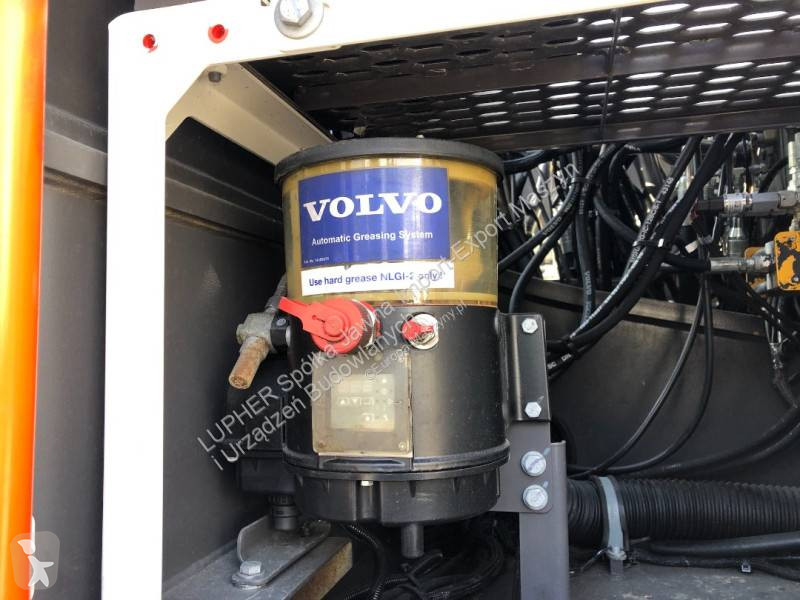 Escavadora Volvo EW240EMH