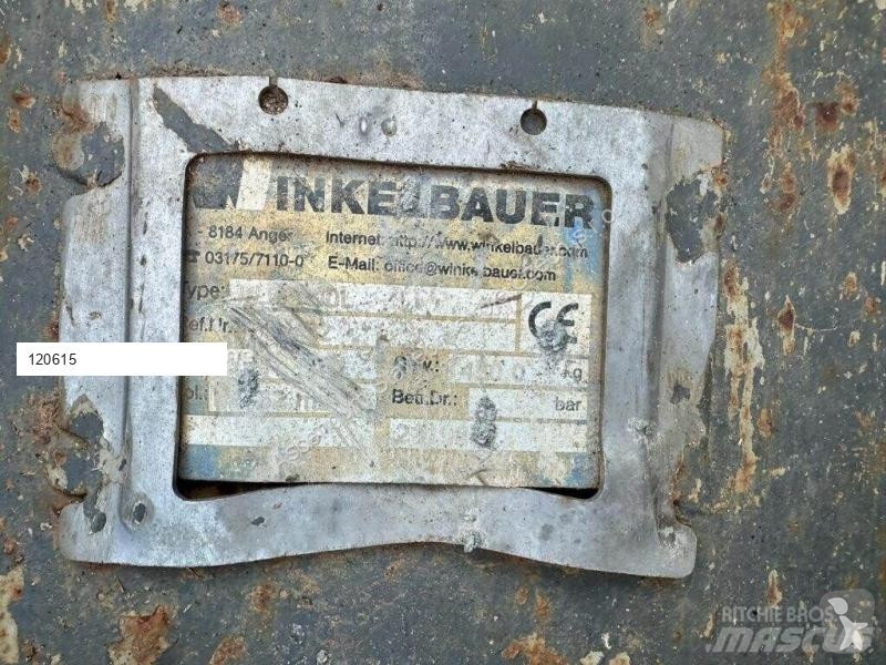 Escavadora Volvo ECR145EL