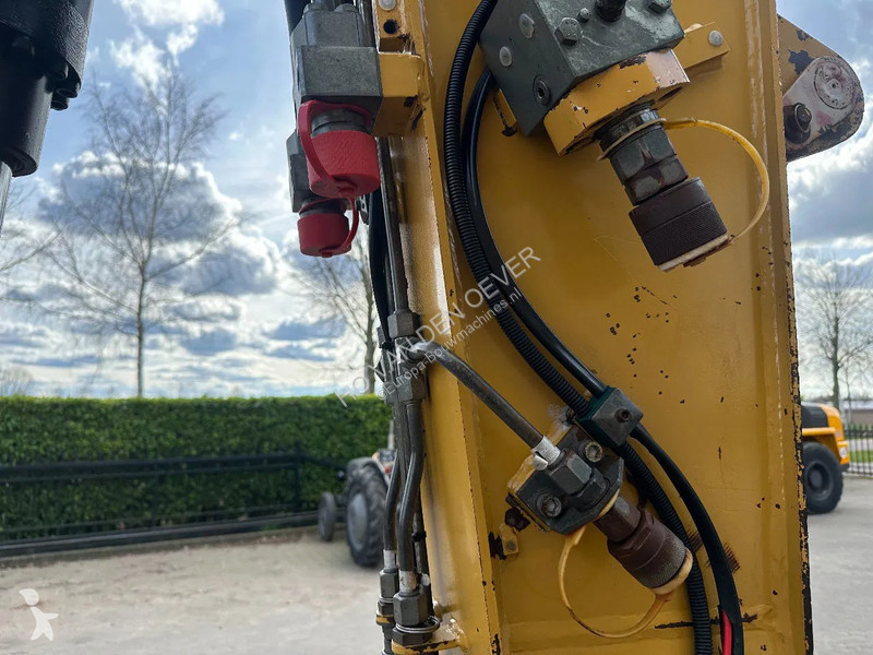 Escavatore Caterpillar D