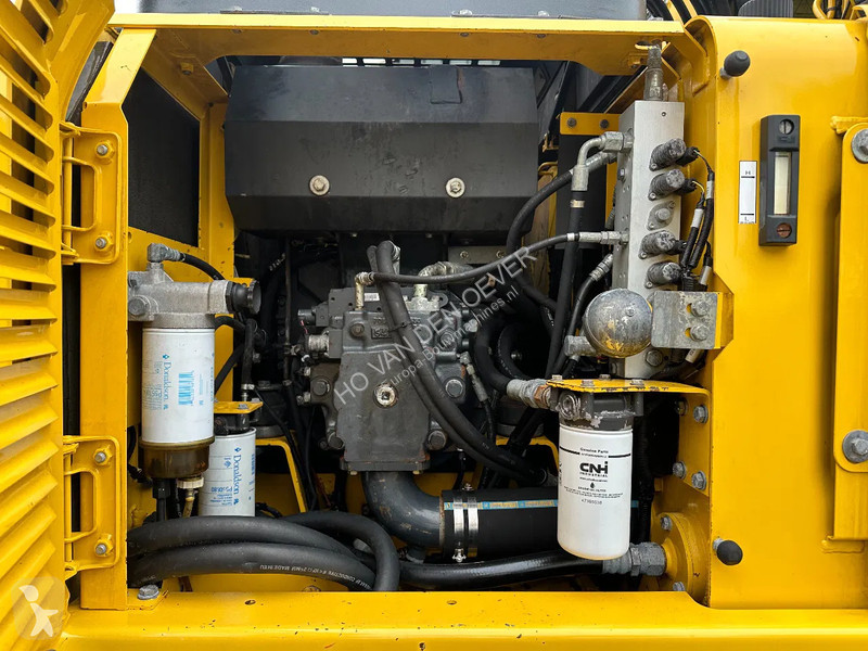 Escavadora Komatsu