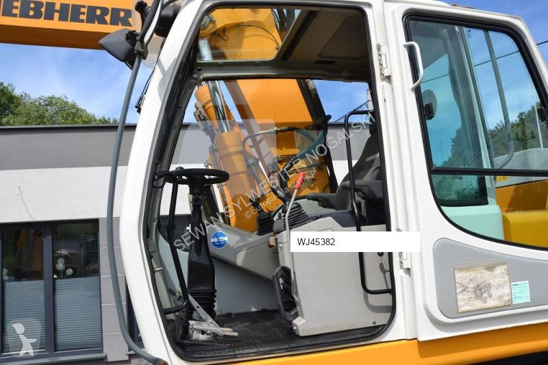 Excavator Liebherr