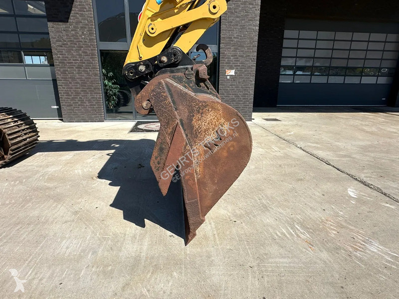 Excavator Caterpillar L CRAWLER EXCAVATOR