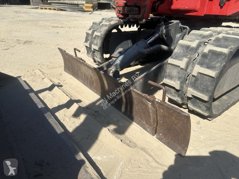 Excavadora Takeuchi 3 buckets