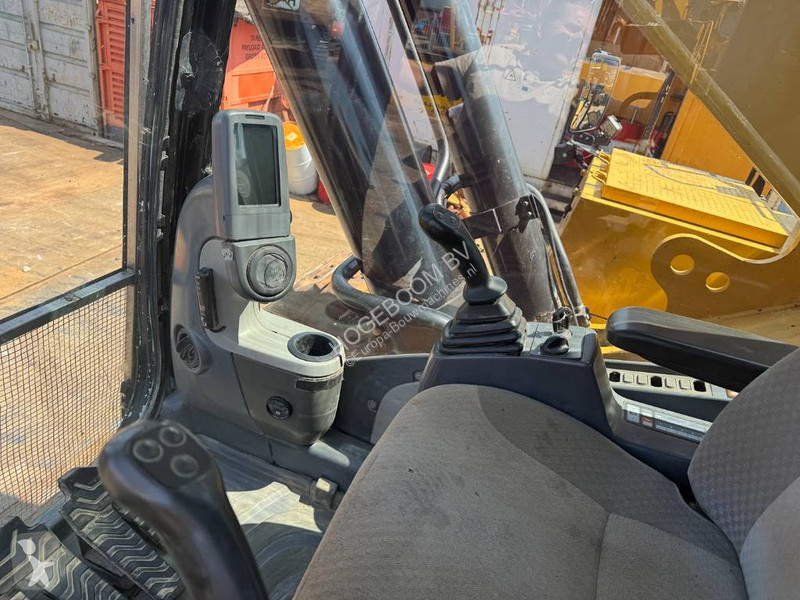 Escavatore Caterpillar L