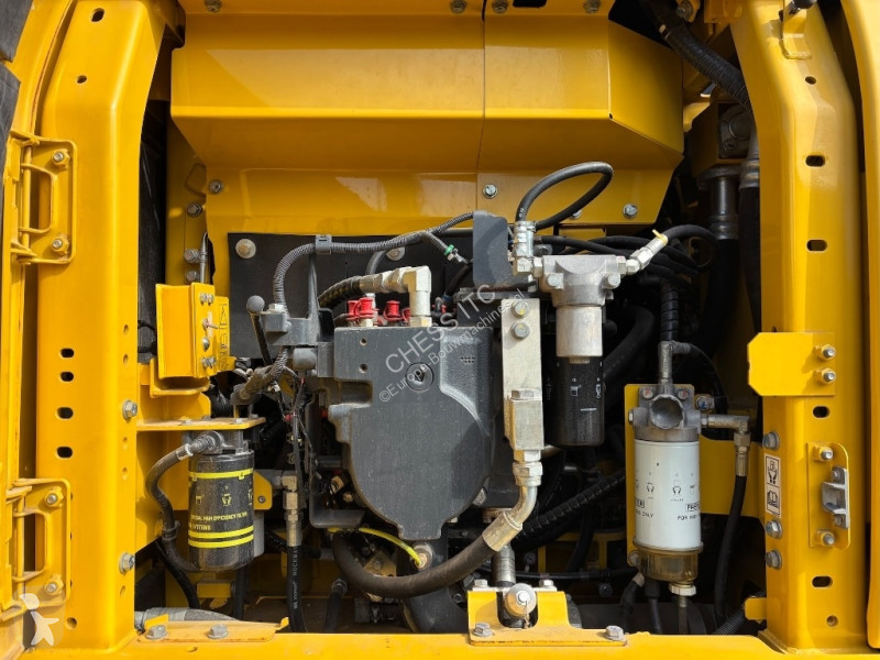 جرافة Komatsu HB 215LC-3 HB 215 - PC 210 - -11