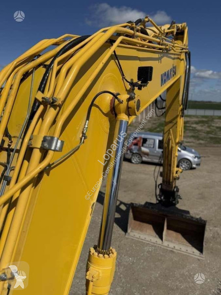 Excavator Komatsu LC-8