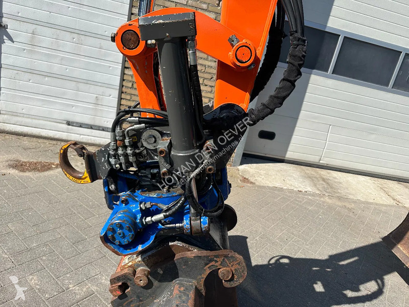 Escavadora Hitachi ZX65USB-5A CLR