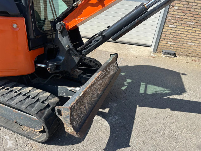 Escavadora Hitachi ZX26U-6CR