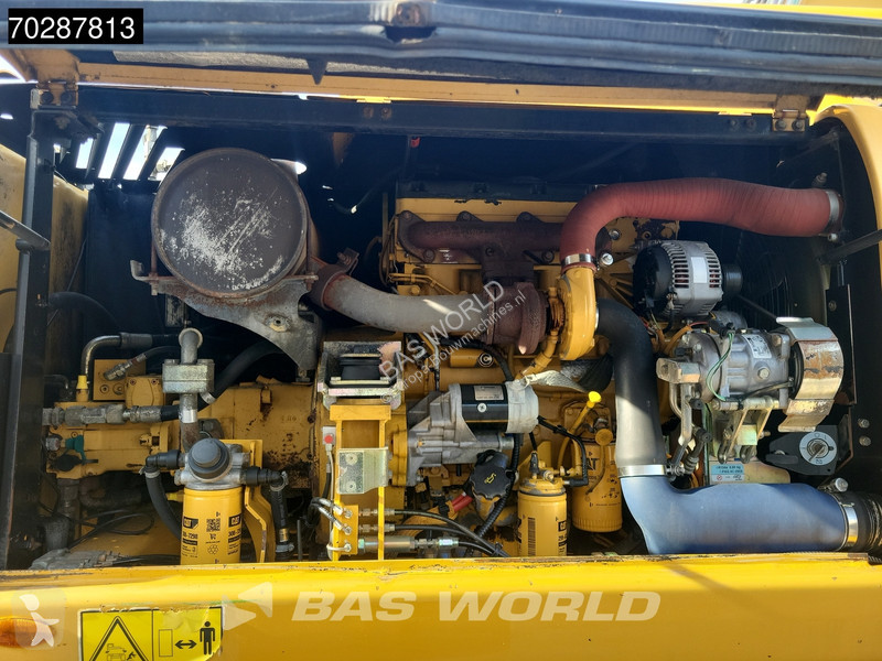 Excavator Caterpillar D OUTRIGGERS + BLADE