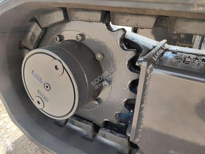 Escavadora Kato  VXE HD 17