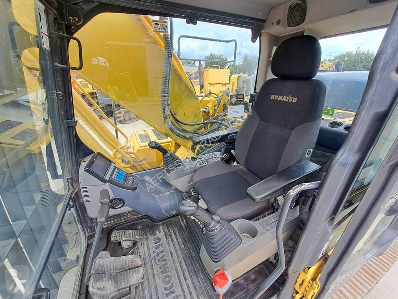 Excavator Komatsu HB215LC-2