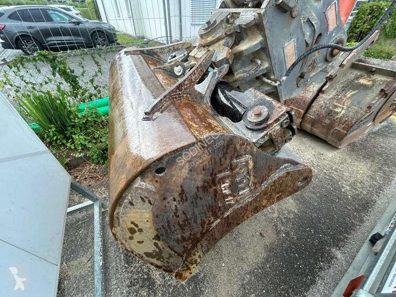 Escavadora Hitachi ZX225USLC-3