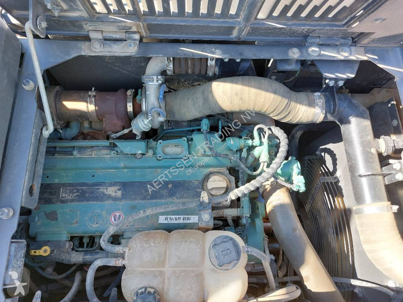 Escavadora Volvo ECR 235 E