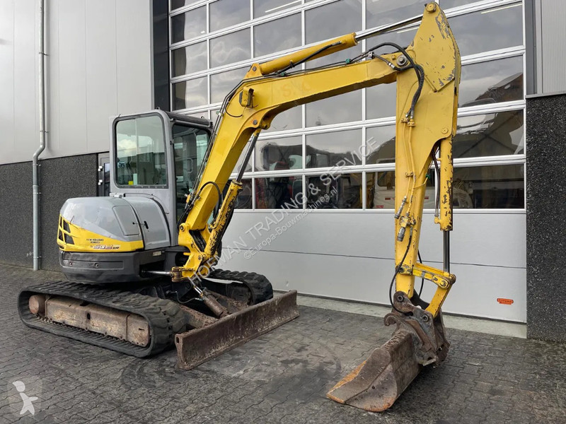 Excavator New Holland 2