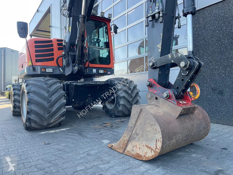 Excavator Terex