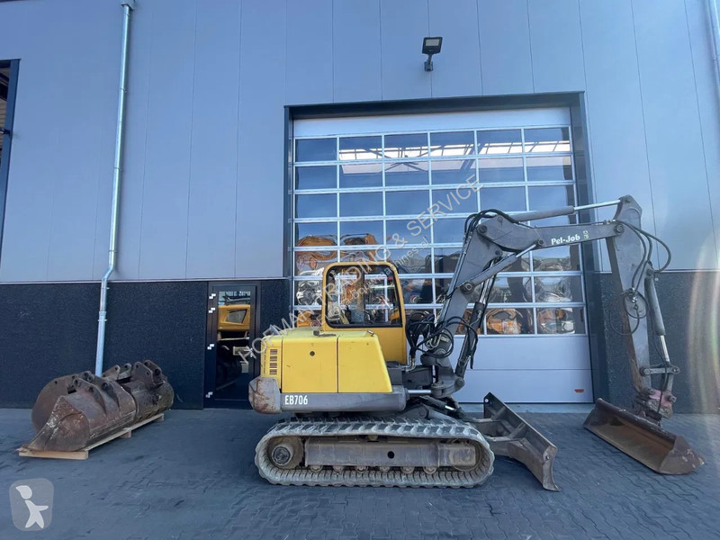 Escavadora Volvo Pel-job EB706 Tripple boom