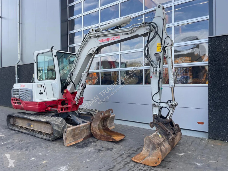Excavadora Takeuchi