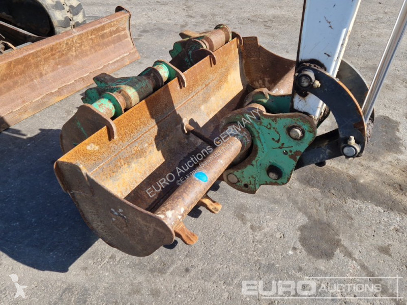 Escavadora Bobcat E27Z