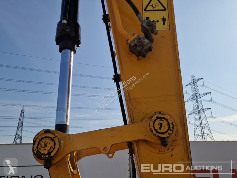 جرافة JCB 220X LC