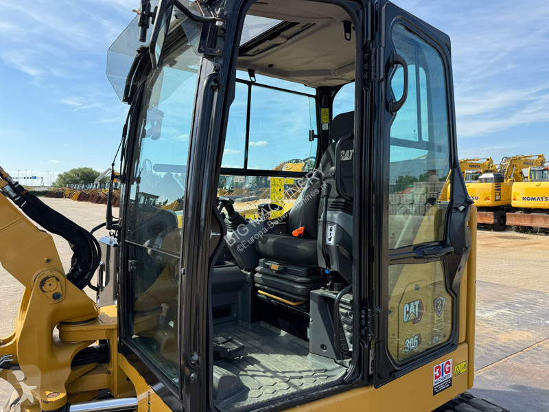 Excavator Caterpillar R