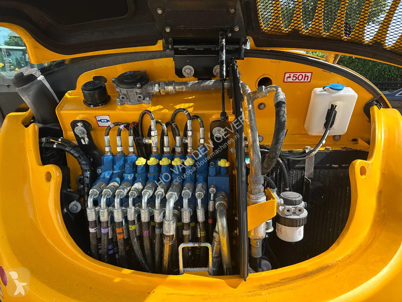Excavator JCB