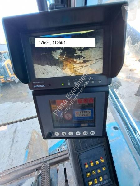 Skovl Fuchs MHL360D with low hour engine + grapple