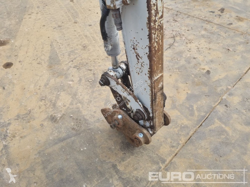 Escavadora Takeuchi TB216