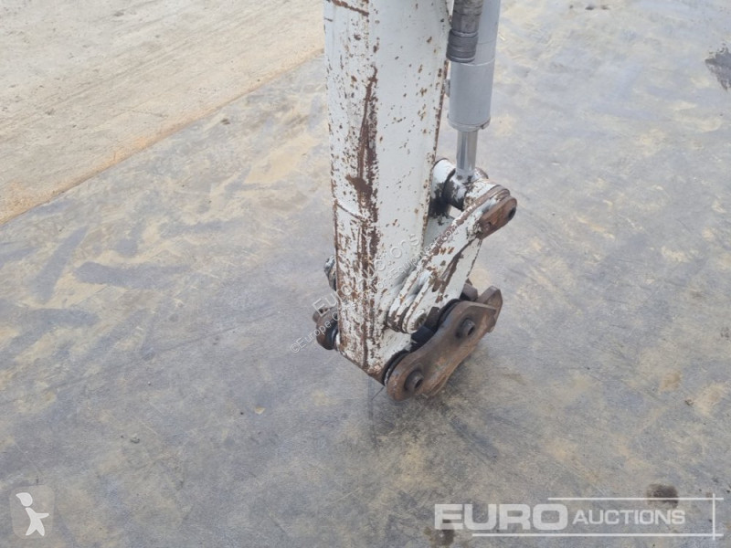 Escavadora Takeuchi TB216