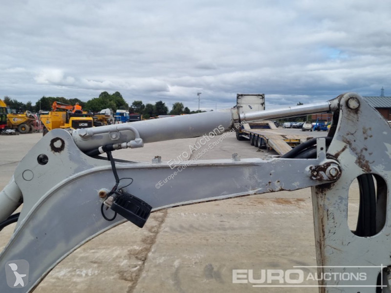 Escavadora Takeuchi TB215