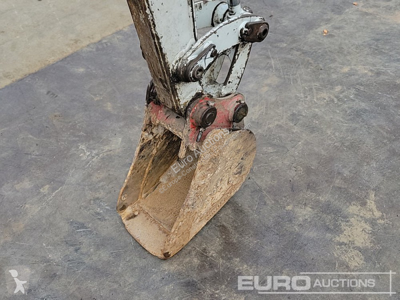 Escavadora Takeuchi TB216
