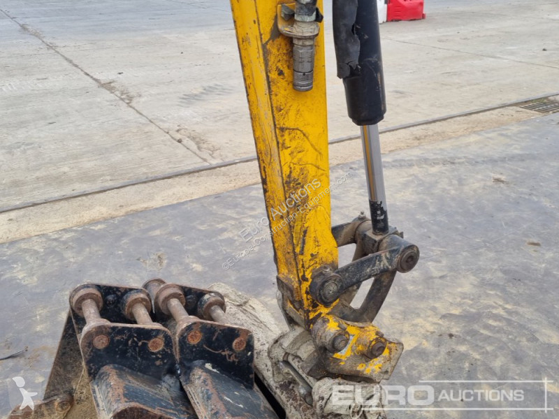 جرافة JCB 8026 CTS