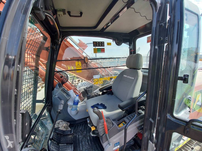 Graafmachine Hitachi ZX220LC (Abu Dhabi)