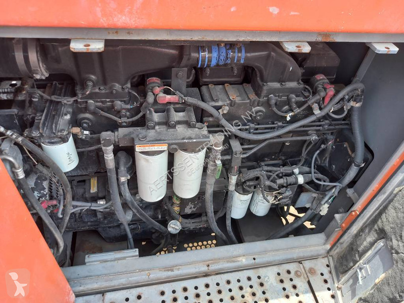 Excavator Hitachi Longreach 28m (Abu Dhabi)