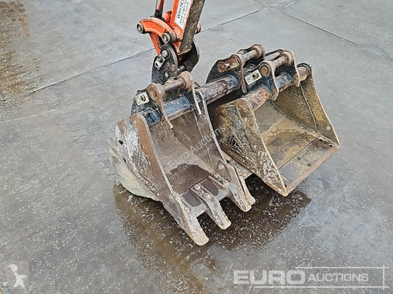 Lopatový nakládač Kubota KX015-4