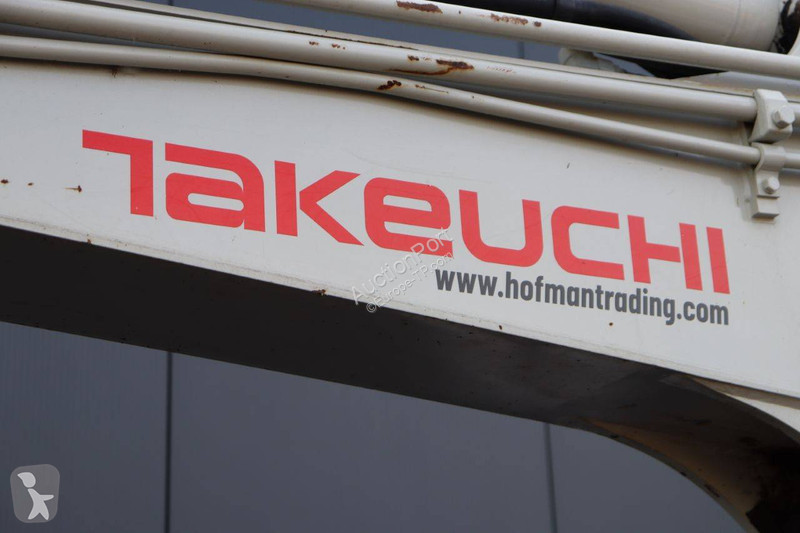 Escavatore Takeuchi