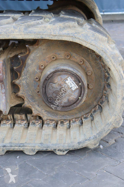 Escavadora Pel Job 233