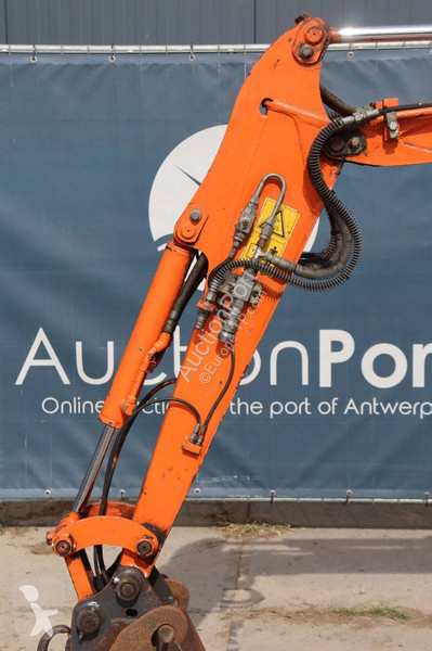 Escavatore Hitachi ZX17U