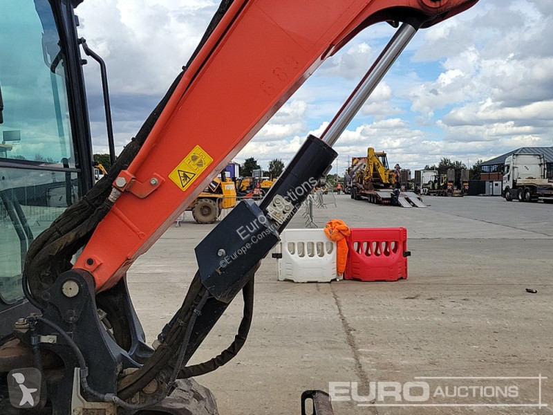Lopatový nakládač Kubota U50-5