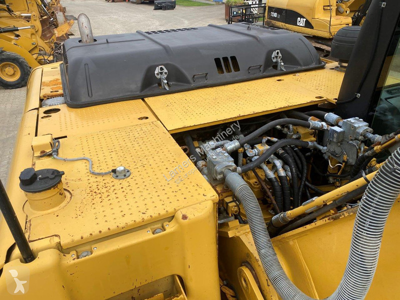 Graafmachine Caterpillar NVT